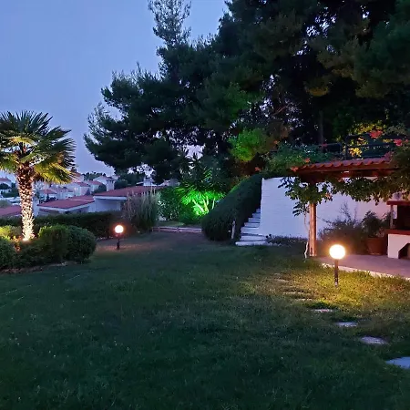 Elani Private Retreat - Maria Garden Escape *