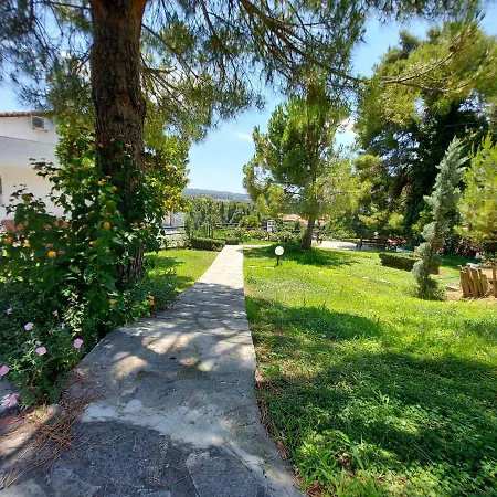 Villa Elani Private Retreat - Villa Maria Garden Escape