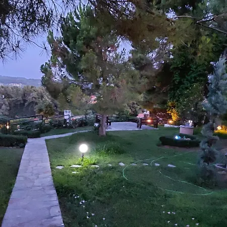 Elani Private Retreat - Villa Maria Garden Escape *